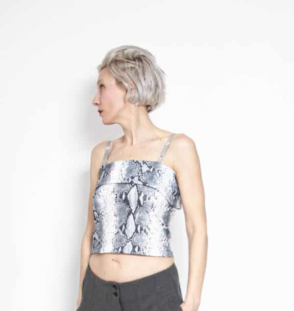 00s Top snake print M